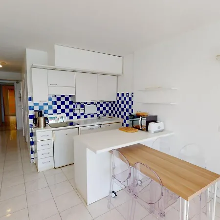 Grand 2p A Avec Terrasse Proche Plages - Fr-1-196-327 *